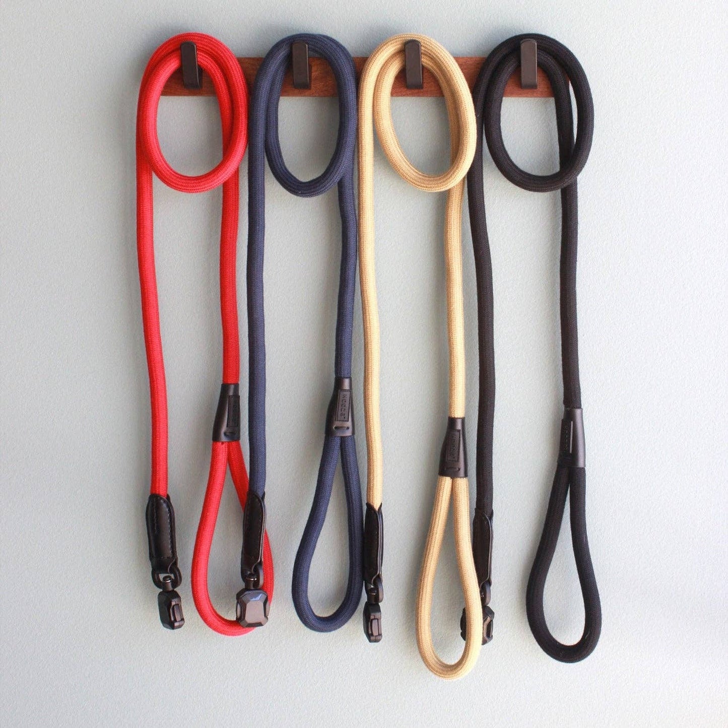 MAGNETIC QUICK CLIP ROPE LEASH